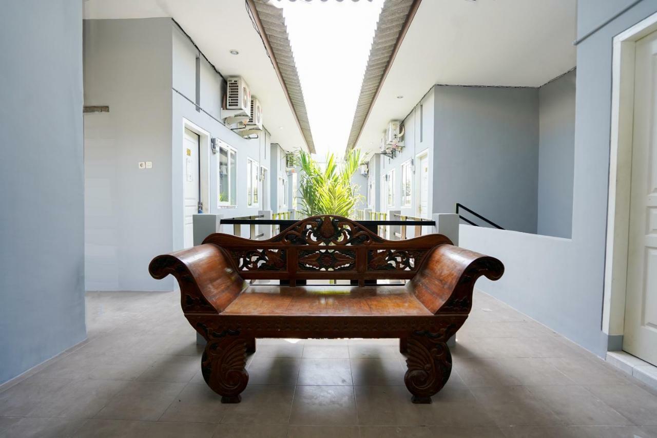 Oyo 1316 Mentari Family Homestay Probolinggo Bagian luar foto