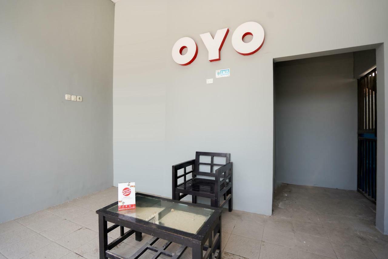 Oyo 1316 Mentari Family Homestay Probolinggo Bagian luar foto