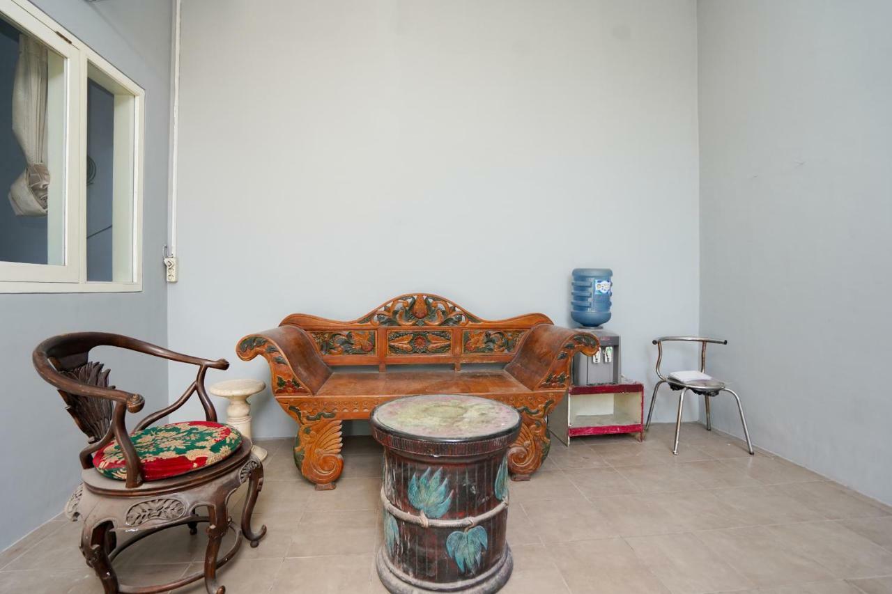 Oyo 1316 Mentari Family Homestay Probolinggo Bagian luar foto