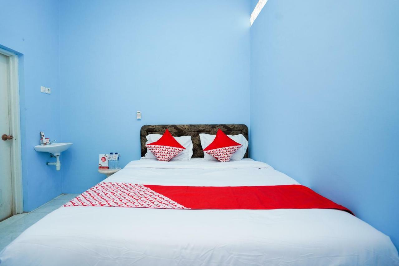 Oyo 1316 Mentari Family Homestay Probolinggo Bagian luar foto