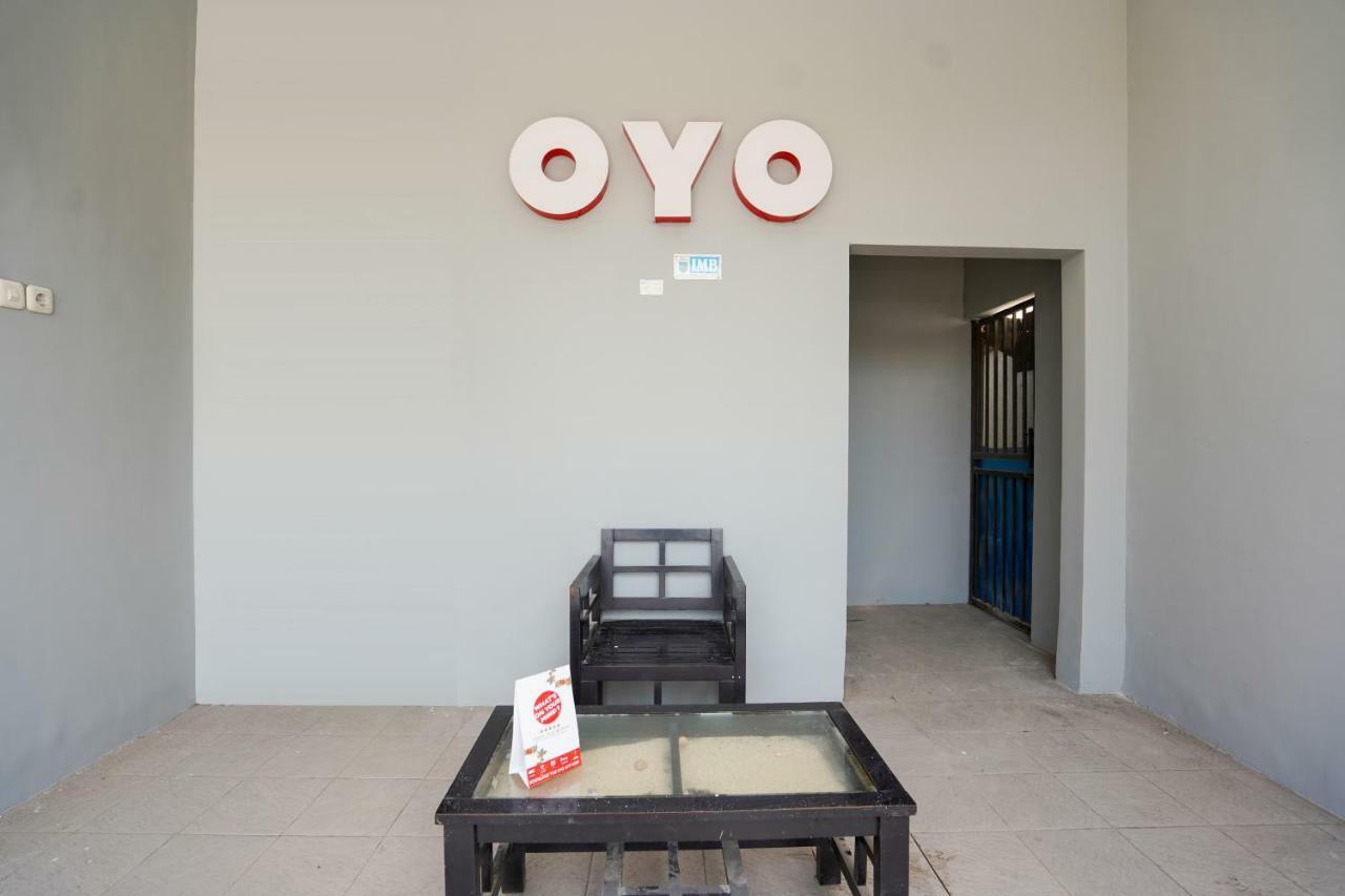 Oyo 1316 Mentari Family Homestay Probolinggo Bagian luar foto